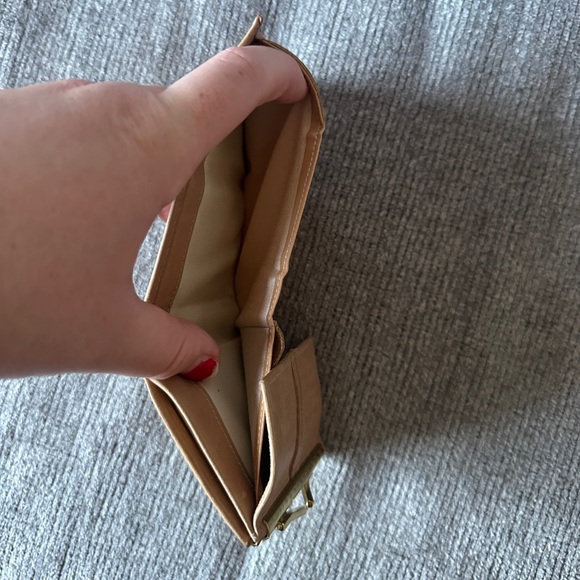 Bond Street tan wallet with original box! - Picture 2 of 7